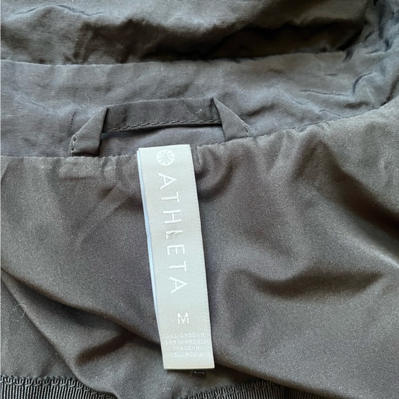 Athleta Acadia black lightweight travel work rain jacket. Snap closure. Medium - Picture 8 of 16